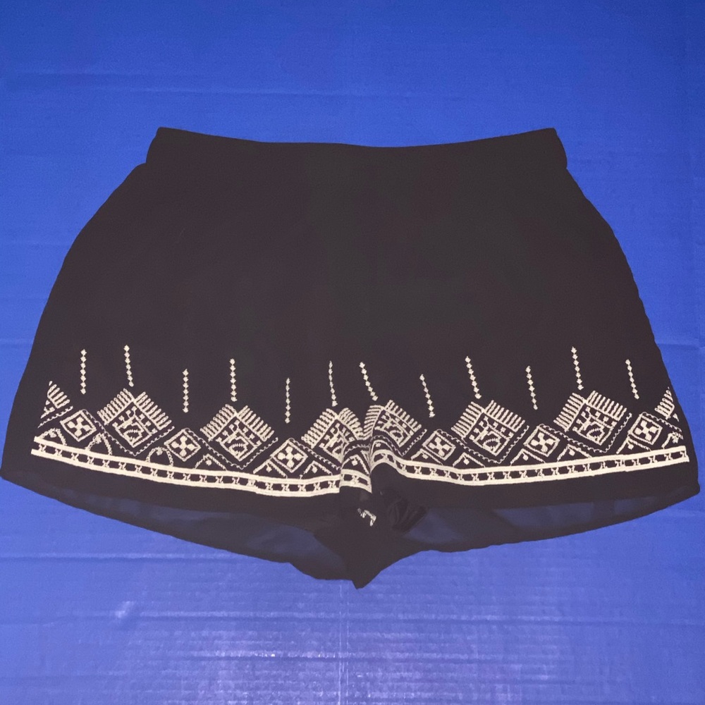 Black and white patterned shorts